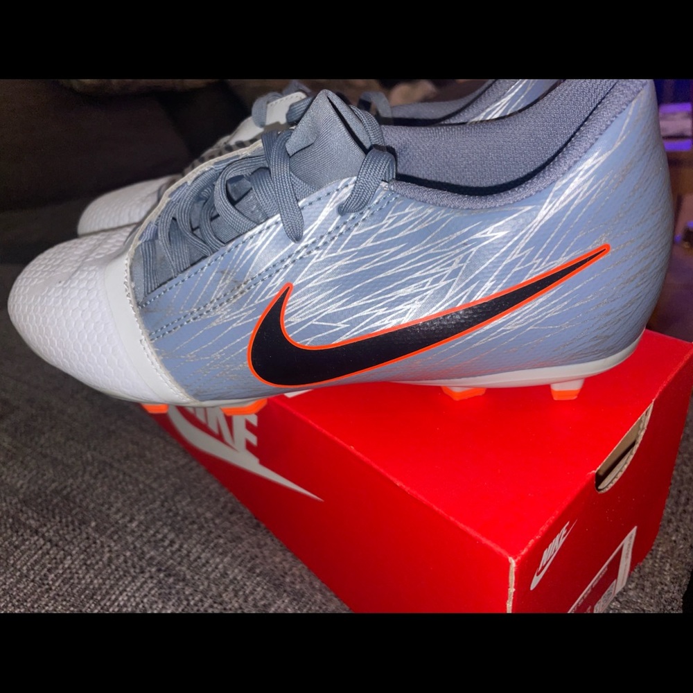 Nike Phantom Venom Elite FG Soccer Cleats